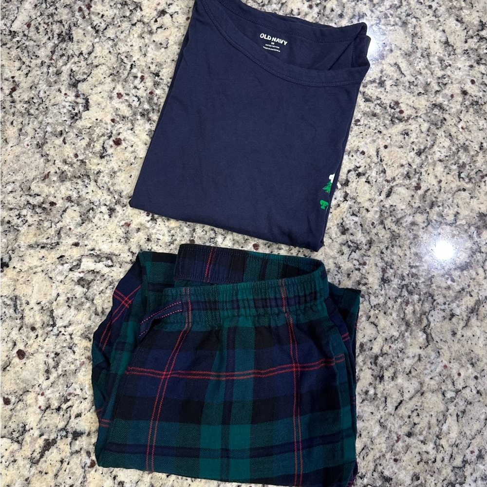 Old Navy Women’s XS Christmas Pajama Short-Sleeve T-Shirt & Plaid Pants Set
